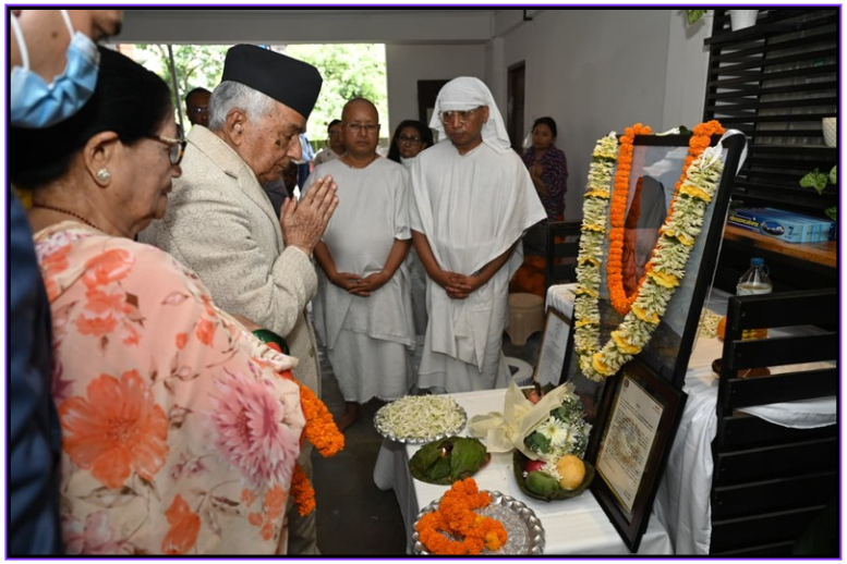 गोपालमान श्रेष्ठको निवास पुगेर राष्ट्रपति पौडेलले दिए श्रद्धाञ्जली