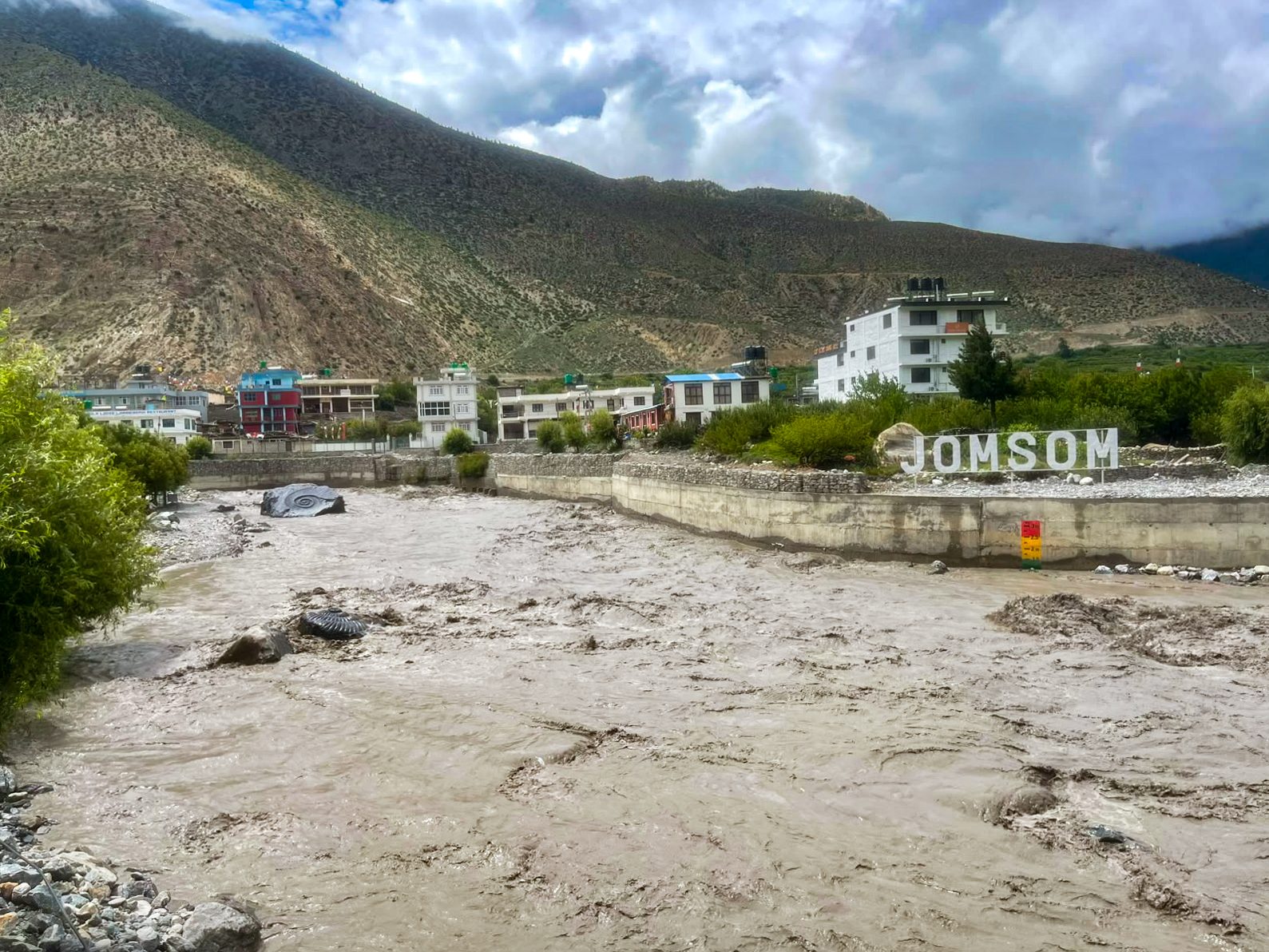 विश्वकै ठूलो शालिग्राममा कालीगण्डकीको बहाव, पर्यटकहरु आकर्षित