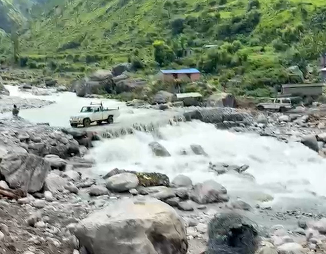 नौ दिनपछि खुल्यो जाजरकोट–डोल्पा सडक, अधुरो पुल र बाढीको जोखिम अझै उस्तै